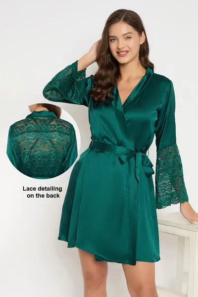 Chic Basic Robe in Lilac - Satin & Lace image 4