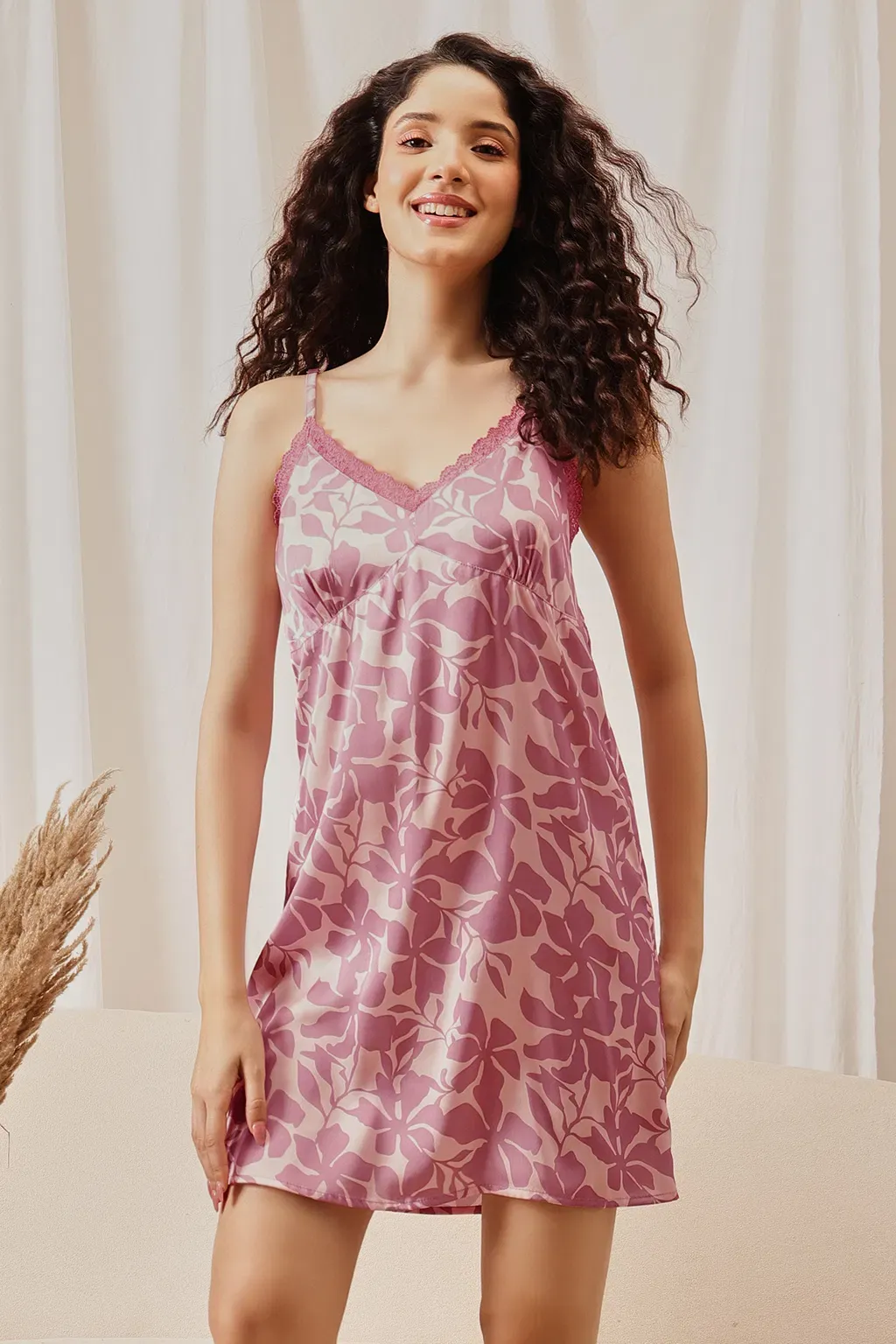 Chic Floral Print Short Nighty in Light Pink - Satin image 2