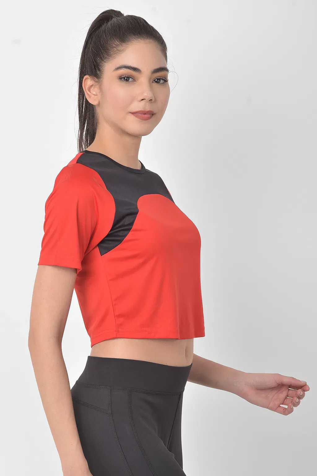 Comfort Fit Active Cropped T-shirt in Red with Yoke Panel