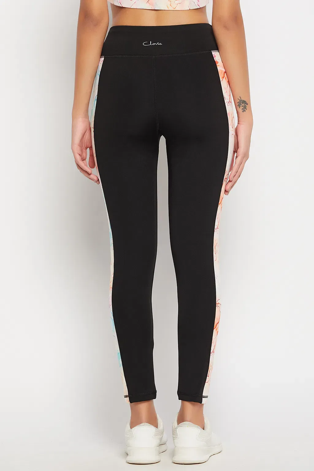 High-Rise Active Tights in Black with Side Panels image 4