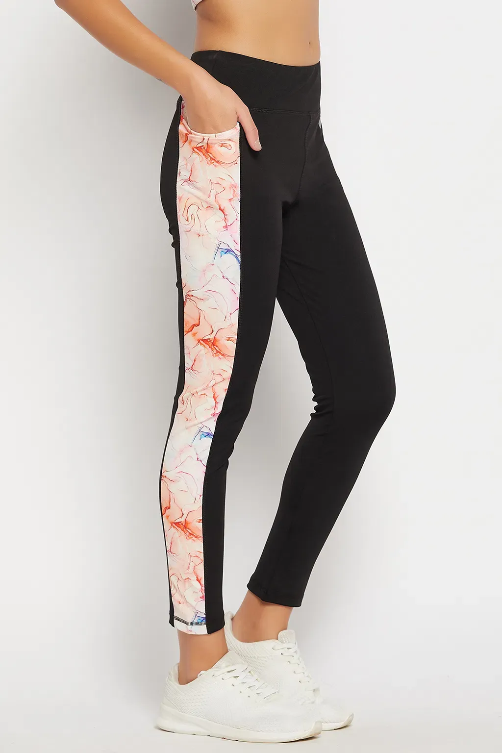 High-Rise Active Tights in Black with Side Panels image 5