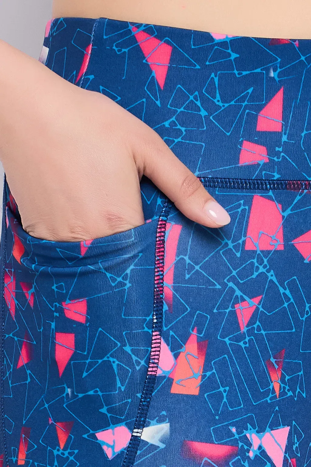 High-Rise Printed Active Tights in Dark Blue with Side Pocket image 4