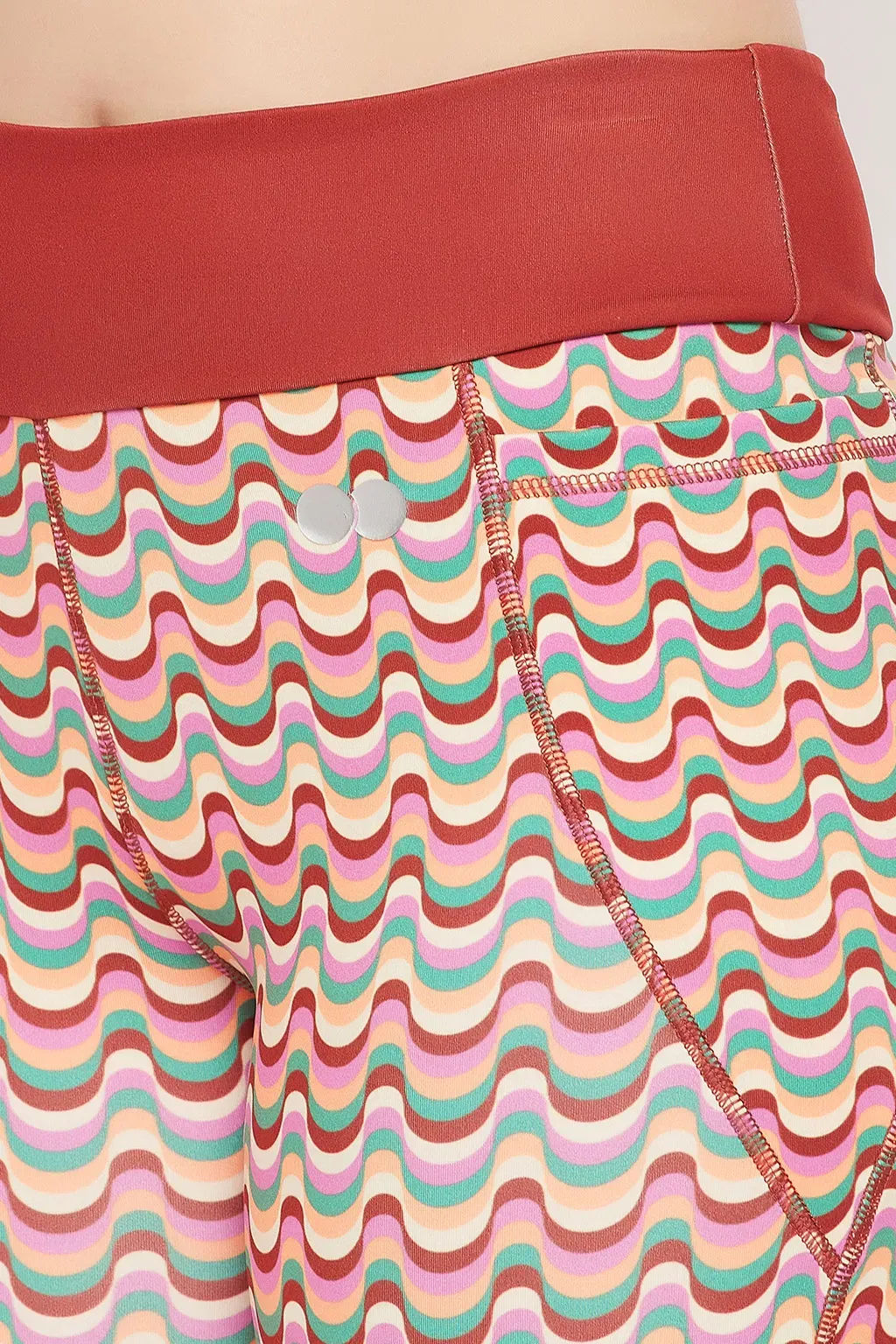 High-Rise Y2K Print Active Tights in Multicolour with Side Pockets image 3