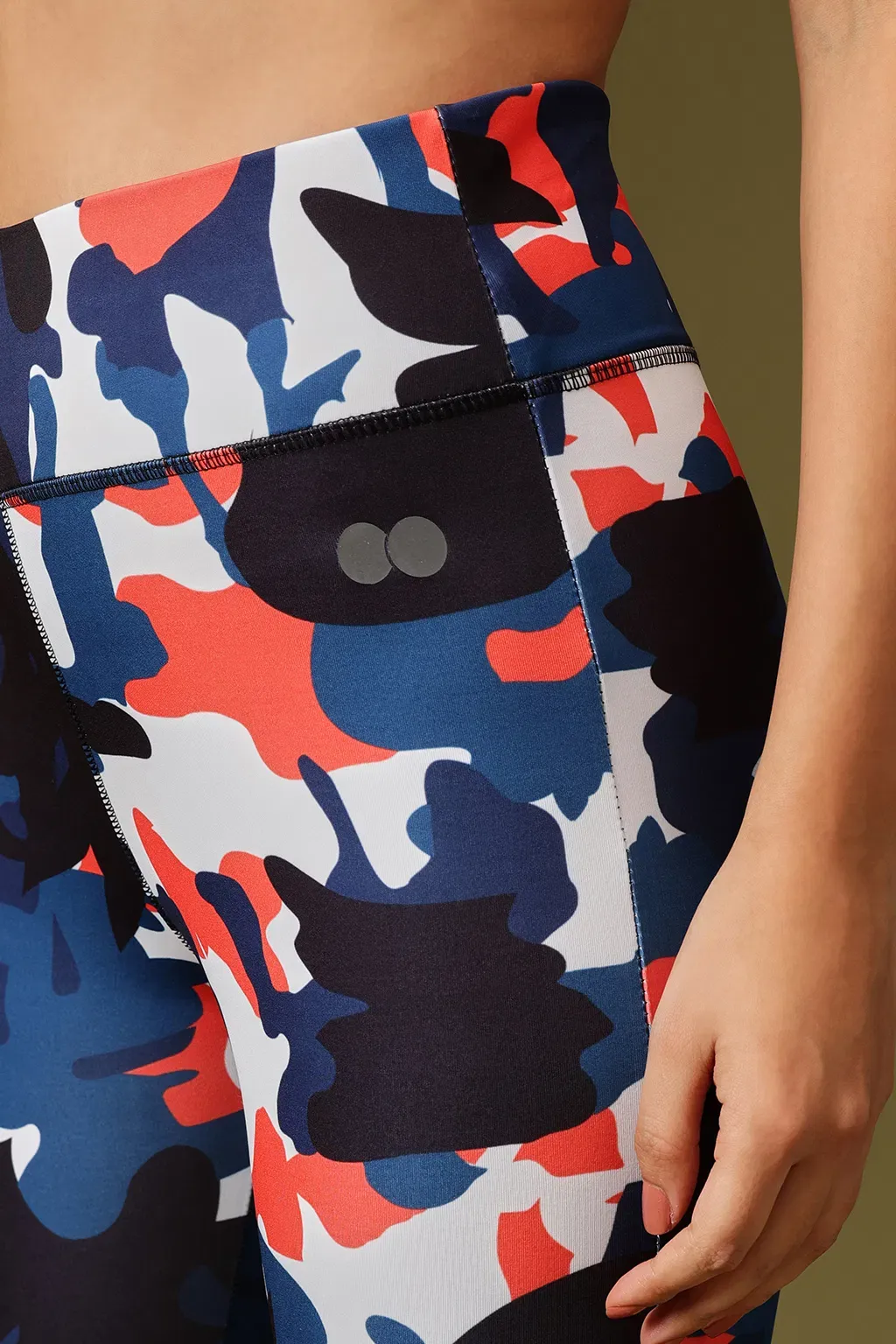 Snug Fit Ankle-Length High-Rise Active Camouflage Print Tights in Blue image 4