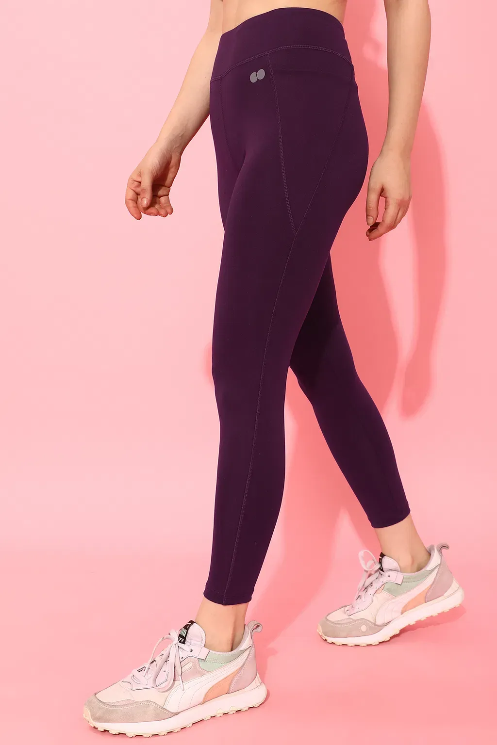 Snug-Fit High-Waist 4 Pocket Active Tights in Wine Colour