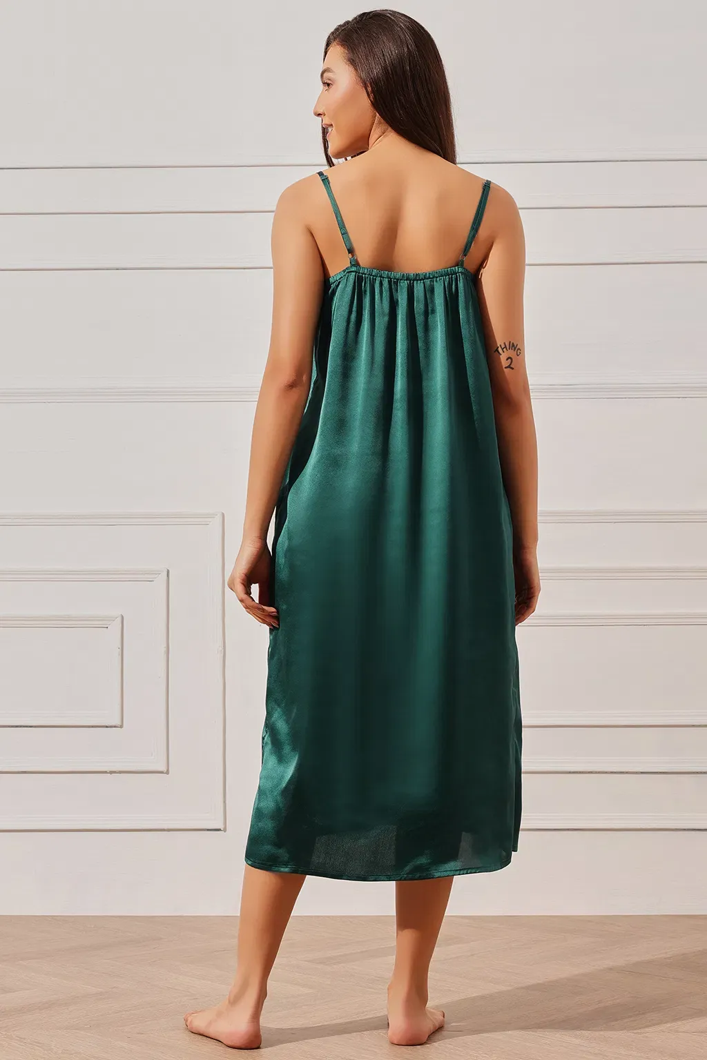Solid Long Nighty & Floral Print Robe Set in Emerald Green - Satin image 2